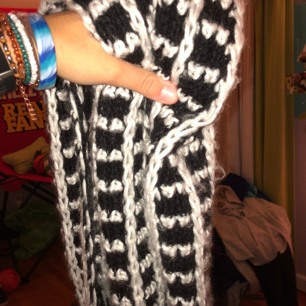 Scarf - Picture 2 of 2